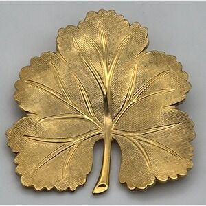 Vintage 14K GF Gold Filled Leaf Brooch Textured‎ Maple Botanical Nature Pin